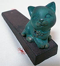 猫のドアストッパー