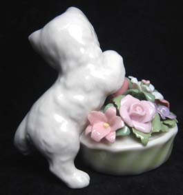 花と猫の置物(陶器)
