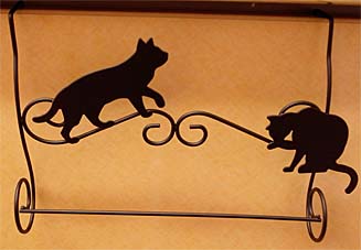 黒猫のタオルハンガー