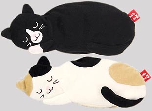 猫のアイピロー