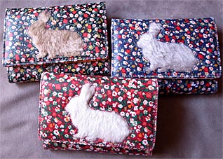 うさぎ柄折りたたみ財布