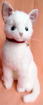 実物大猫のぬいぐるみ(白猫)
