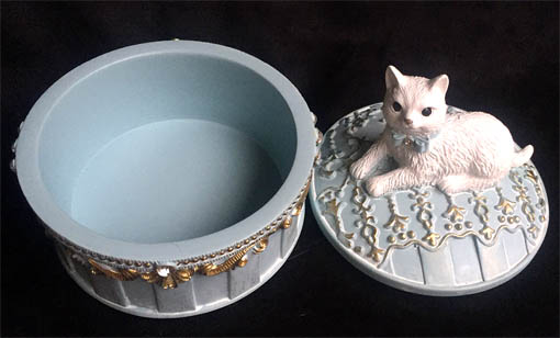 猫の小物入れ