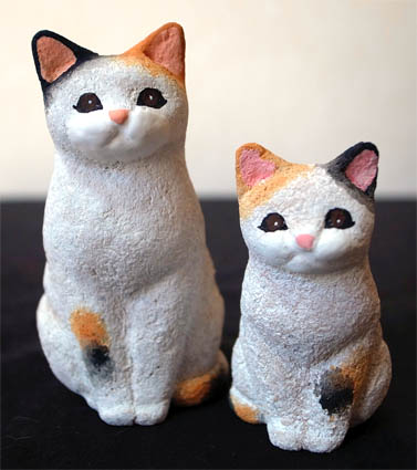 桐の猫人形