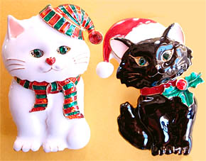 猫のクリスマスブローチ