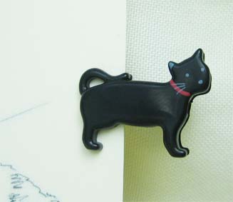 黒猫クリップはさんだところ